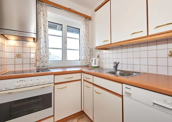 格斯特因各公寓 *